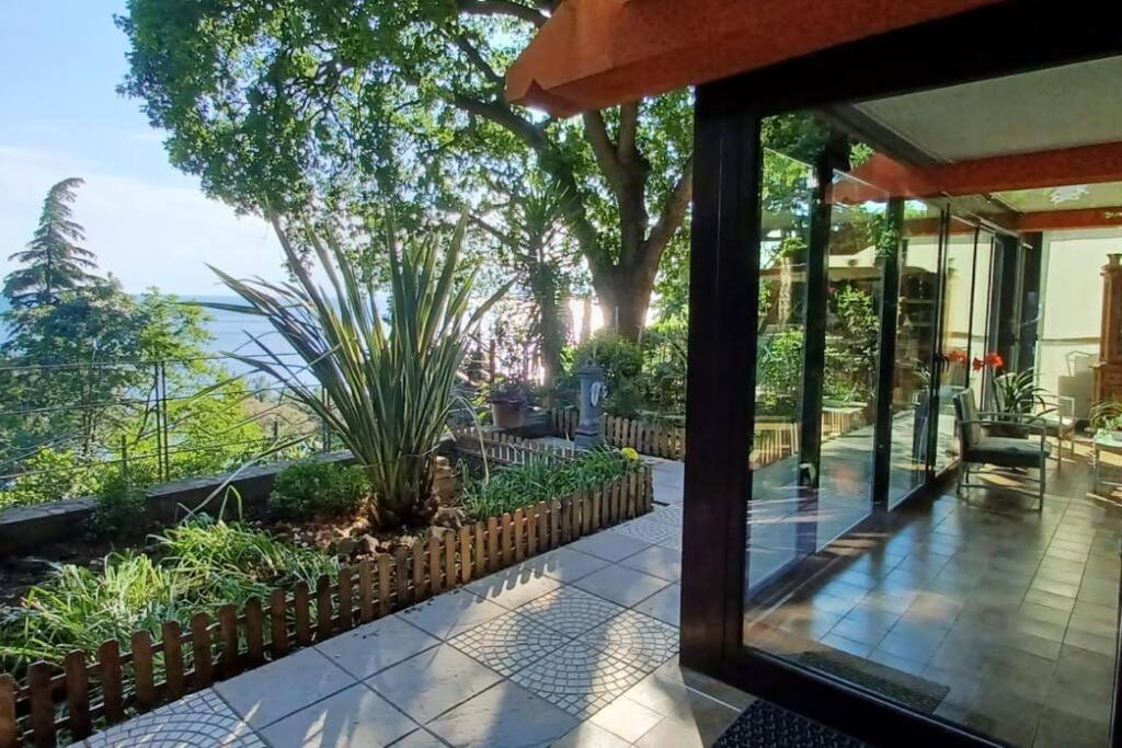 Brezza Marina - Appartamento In Villa Fronte Mare Trieste Ngoại thất bức ảnh