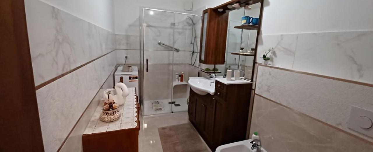 Brezza Marina - Appartamento In Villa Fronte Mare Trieste Ngoại thất bức ảnh